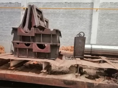 特大型打砂設備，對所有特大型金屬件表面打砂清除表面雜質(zhì)