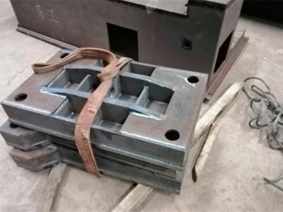 特大型打砂設備，對所有特大型金屬件表面打砂清除表面雜質(zhì)
