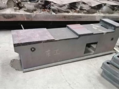 特大型打砂設備，對所有特大型金屬件表面打砂清除表面雜質(zhì)